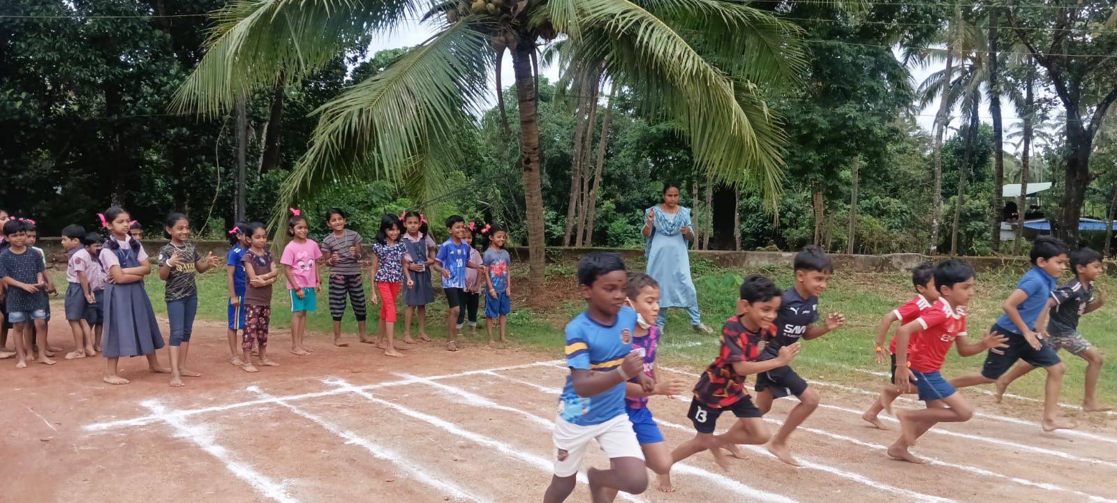ST.XAVIER`S U P SCHOOL VELUR (24361)