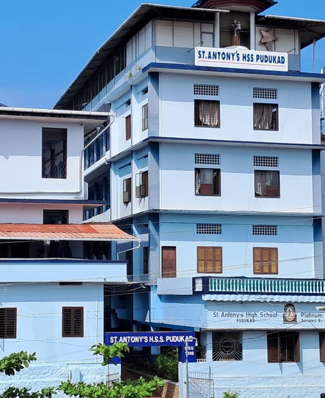 ST. ANTONY`S HSS PUDUKAD (23058)