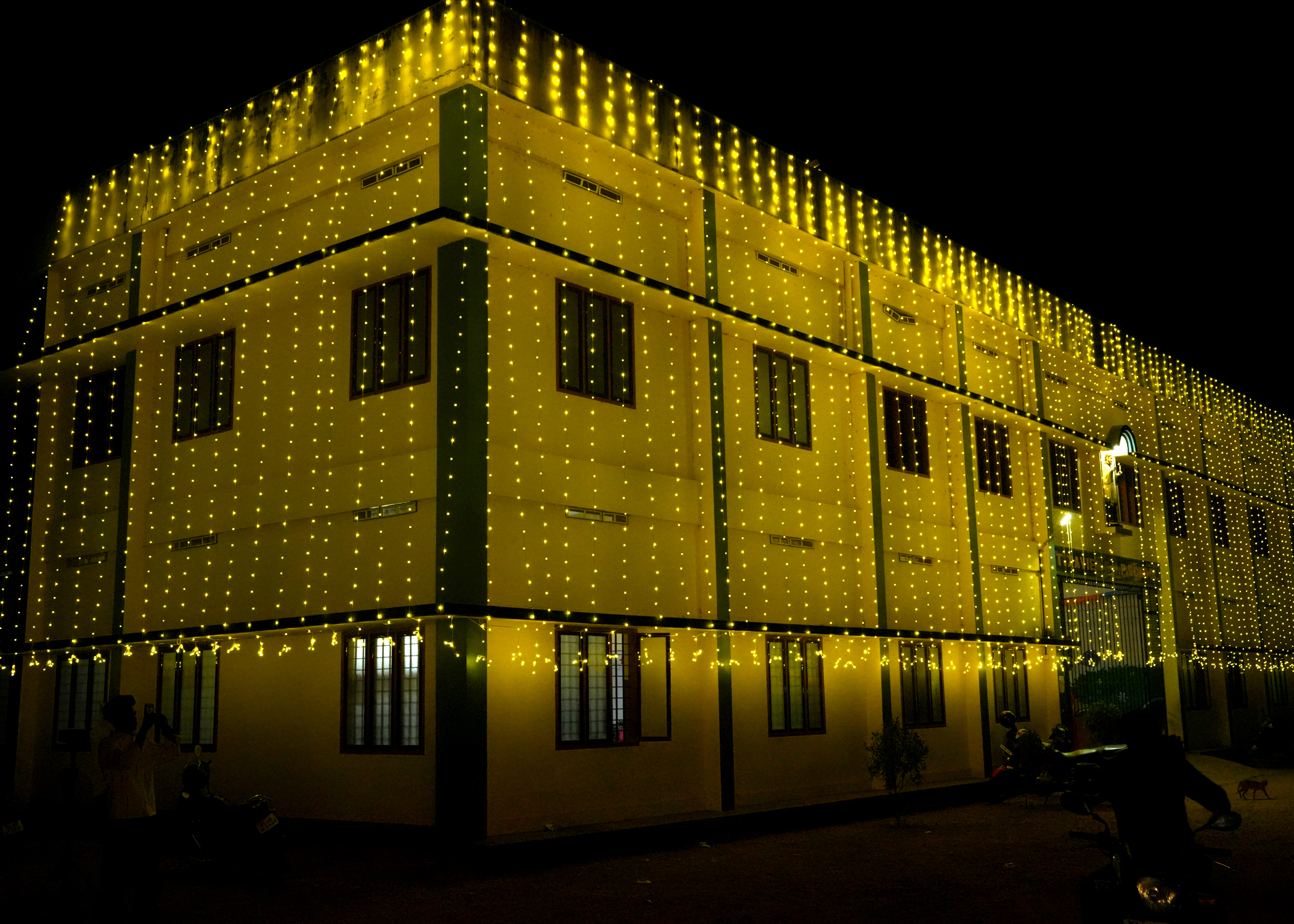 ST.XAVIER`S U P SCHOOL VELUR (24361)